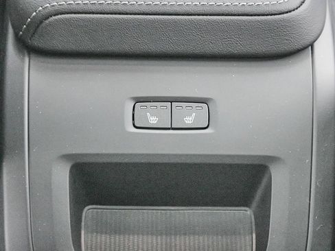 Certified 2025 Volvo XC60 T8 Ultra w/ Protection Package Premier image 26