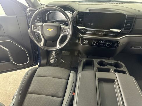 Used 2024 Chevrolet Silverado 1500 LT AWD/4WD image 17