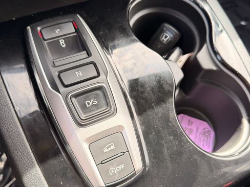Used 2019 Honda Pilot Touring image 32