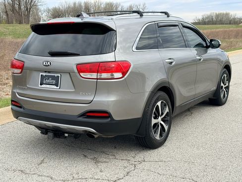 Used 2018 Kia Sorento EX image 38