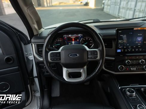 Used 2022 Ford Expedition Max XLT image 24