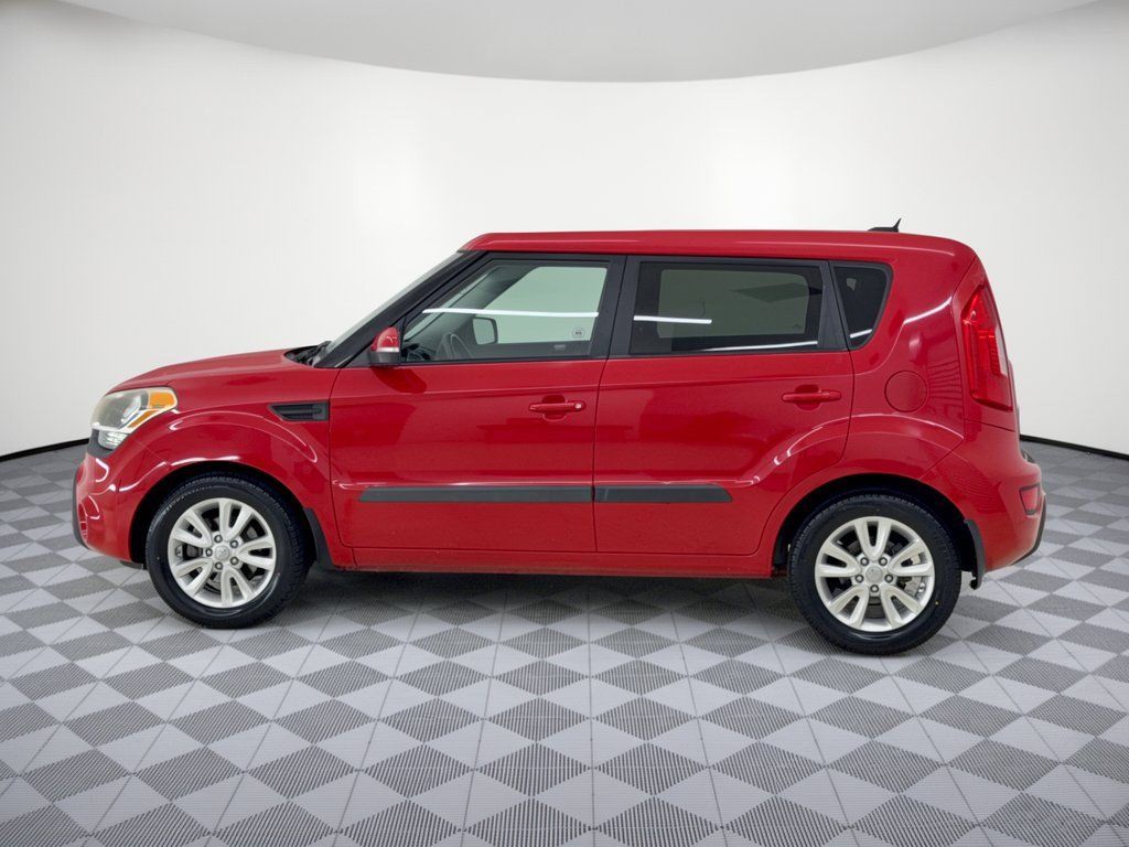 Used 2013 Kia Soul + w/ Audio Pkg FWD image 2