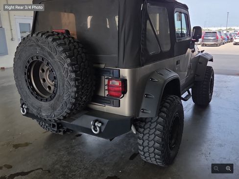 Used 2005 Jeep Wrangler X AWD/4WD image 4