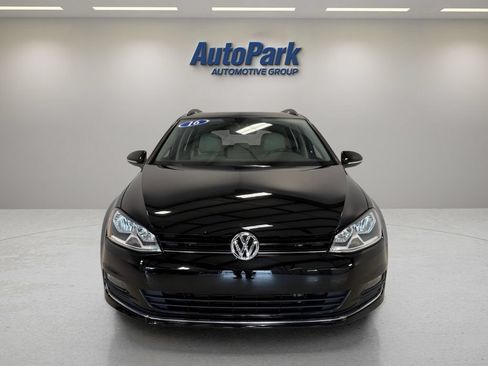 Used 2016 Volkswagen Golf SE FWD image 2