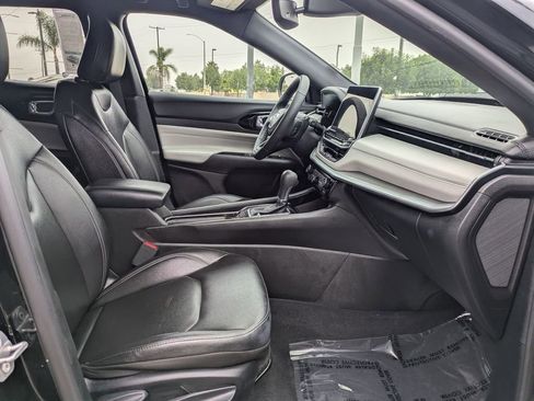Used 2025 Jeep Compass Limited AWD/4WD image 36