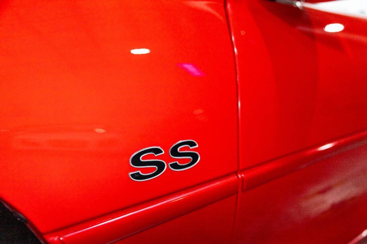 Used 2002 Chevrolet Camaro Z28 w/ SS Performance/Appearance Pkg RWD image 35