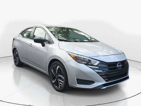 Used 2024 Nissan Versa SR FWD image 3