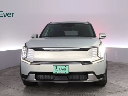 Used 2024 Kia EV9 Land AWD/4WD image 12