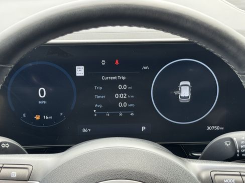 Used 2024 Hyundai Kona Limited FWD image 17