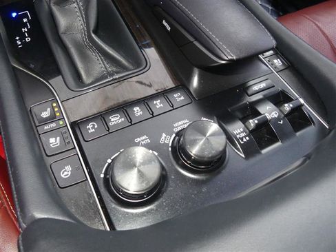 Used 2016 Lexus LX 570 4WD image 40