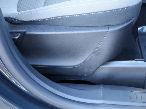 Used 2022 Ford Escape SE w/ SE Sport Appearance Package image 11