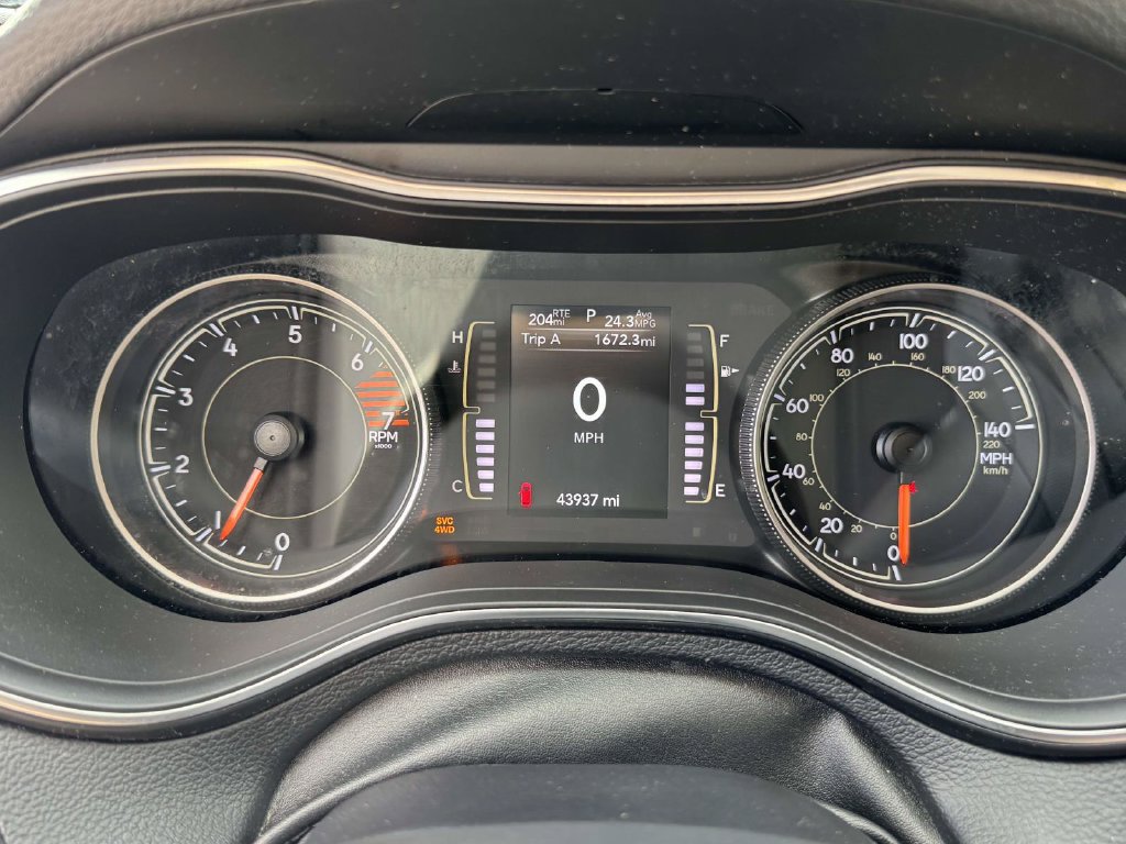 Used 2020 Jeep Cherokee Latitude Plus w/ Cold Weather Group AWD/4WD image 26