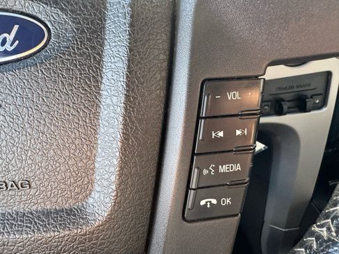 Used 2010 Ford F150 Lariat image 18