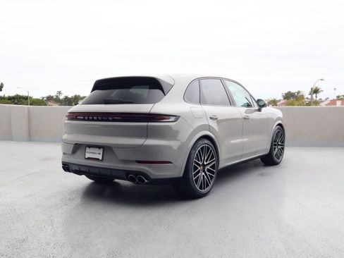 New 2026 Porsche Cayenne S AWD/4WD image 9