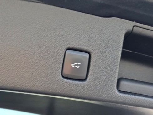 Used 2022 Ford Escape SEL w/ Technology Package image 16