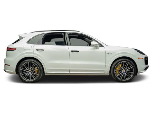 Used 2022 Porsche Cayenne Turbo S AWD/4WD image 24