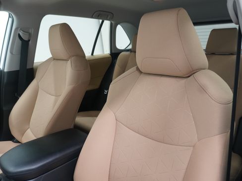 Used 2020 Toyota RAV4 XLE FWD image 11