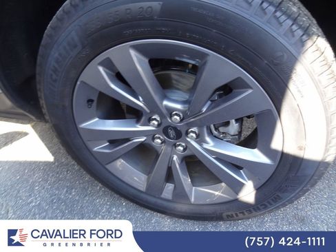 Used 2026 Ford Explorer Active w/ Active Comfort Package AWD/4WD image 17