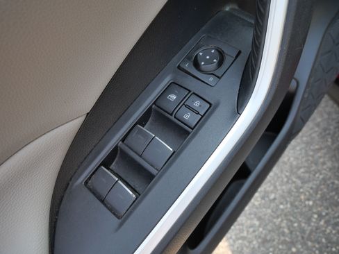 Certified 2022 Toyota RAV4 XLE Premium AWD/4WD image 20