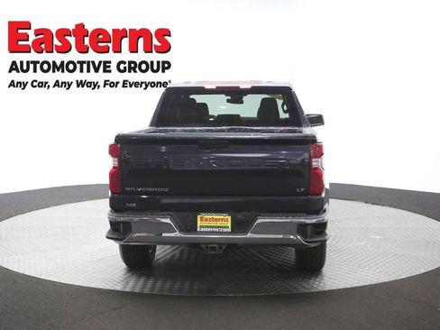 Used 2022 Chevrolet Silverado 1500 LT AWD/4WD image 37