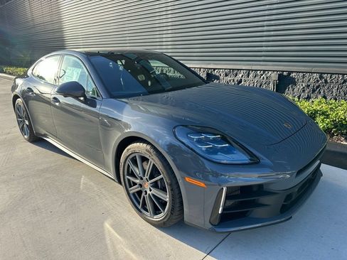 Certified 2026 Porsche Panamera RWD image 11