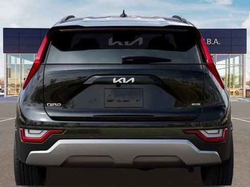 New 2025 Kia Niro SX Touring image 13