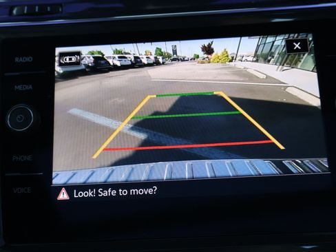 Used 2023 Volkswagen Tiguan SE R-Line image 37