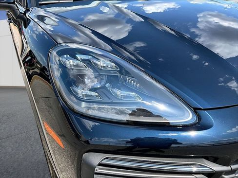 Certified 2022 Porsche Cayenne Platinum Edition AWD/4WD image 12