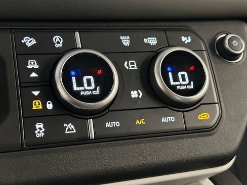 Used 2025 Land Rover Defender 110 S AWD/4WD image 18