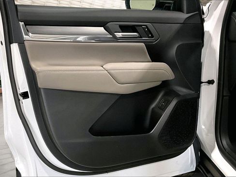 New 2026 GMC Terrain Elevation w/ Elevation Premium Package image 9