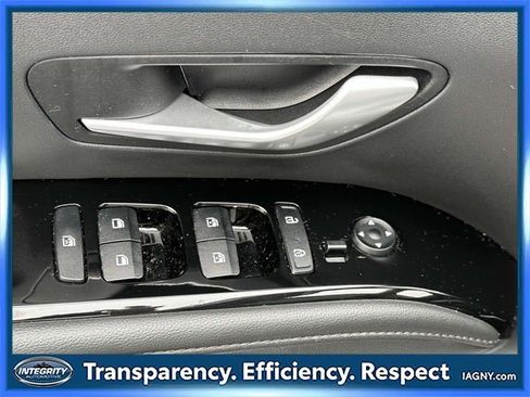 Used 2022 Hyundai Tucson Limited w/ Winter Package image 13