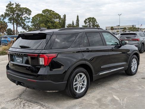 Used 2025 Ford Explorer Active image 8