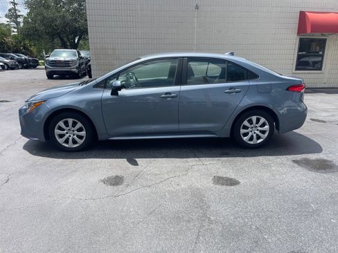 Used 2024 Toyota Corolla LE FWD image 2