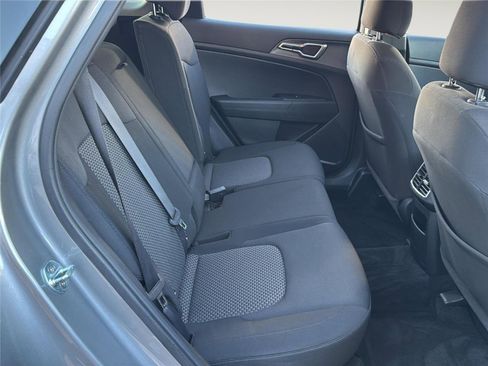 Used 2023 Kia Sportage LX image 28