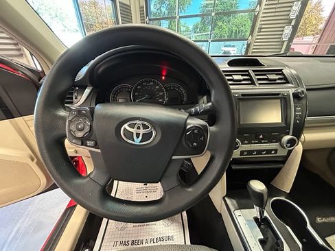 Used 2014 Toyota Camry LE FWD image 9