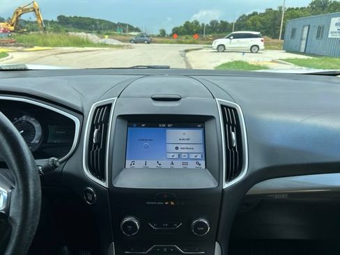Used 2019 Ford Edge SEL w/ Equipment Group 201A FWD image 16