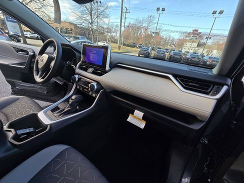 New 2025 Toyota RAV4 XLE image 14