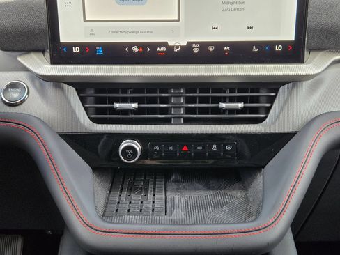 Used 2025 Ford Explorer ST AWD/4WD image 19