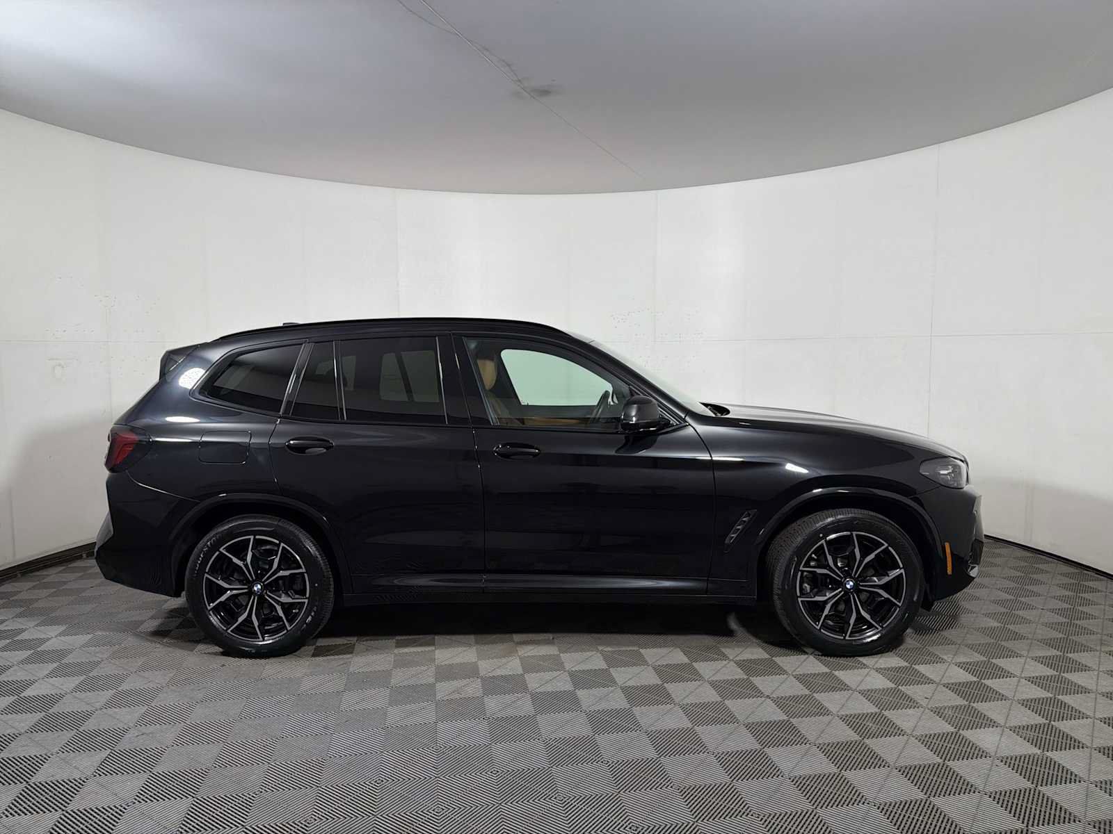 Used 2024 BMW X3 xDrive30i w/ M Sport Package AWD/4WD image 7