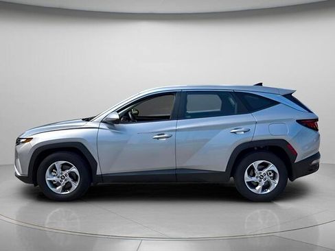 Used 2024 Hyundai Tucson SE FWD image 3