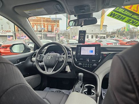 Used 2021 Toyota Camry LE image 16