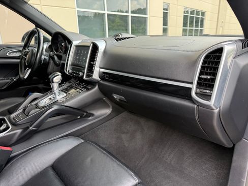 Used 2017 Porsche Cayenne S AWD/4WD image 24