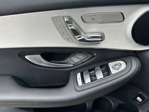 Used 2022 Mercedes-Benz GLC 300 image 10