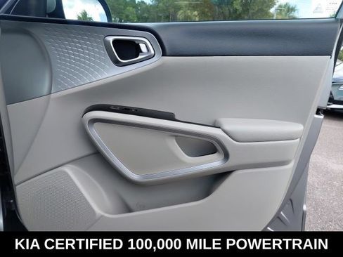 Certified 2025 Kia Soul LX w/ LX Technology Package FWD image 24