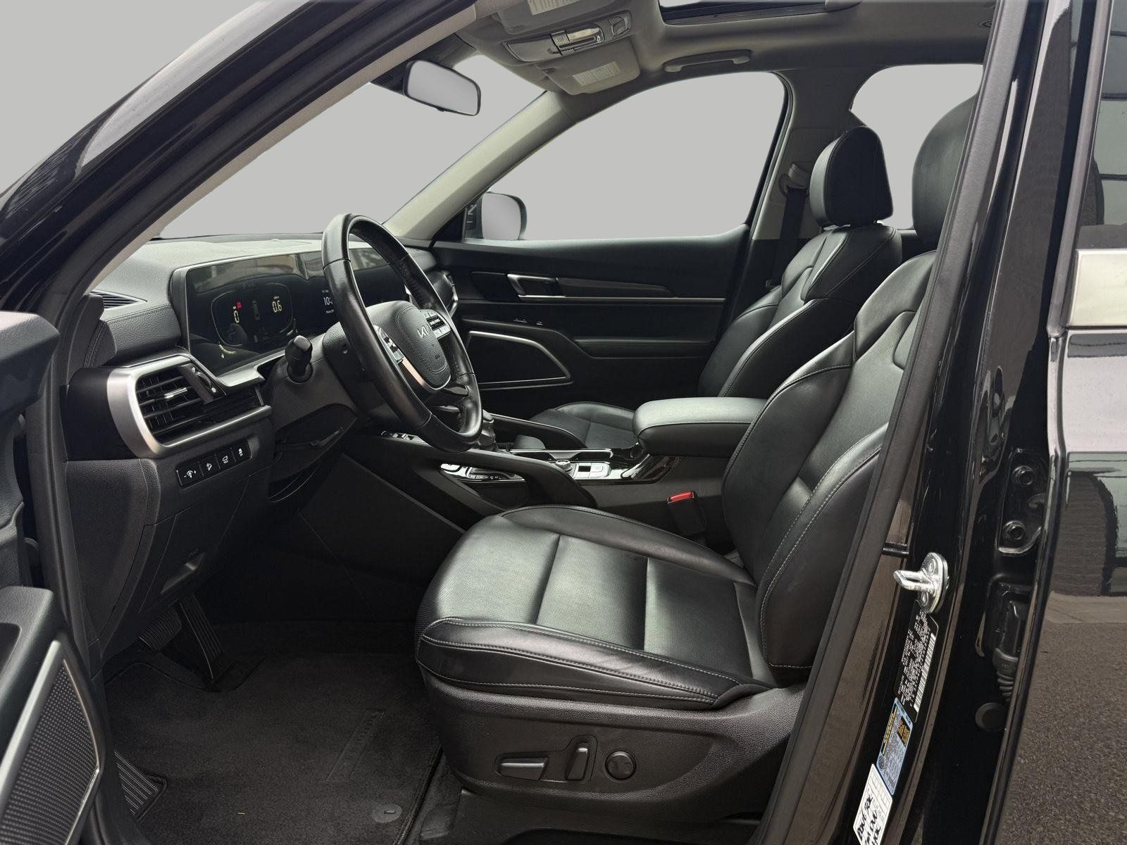 Used 2025 Kia Telluride S AWD/4WD image 24