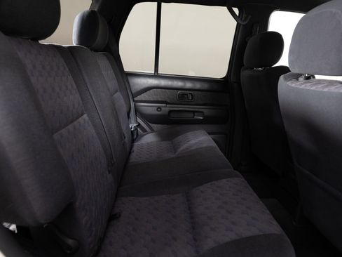 Used 1997 Nissan Pathfinder LE AWD/4WD image 20