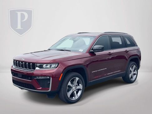 New 2026 Jeep Grand Cherokee Limited w/ Luxury Tech Group II AWD/4WD image 4