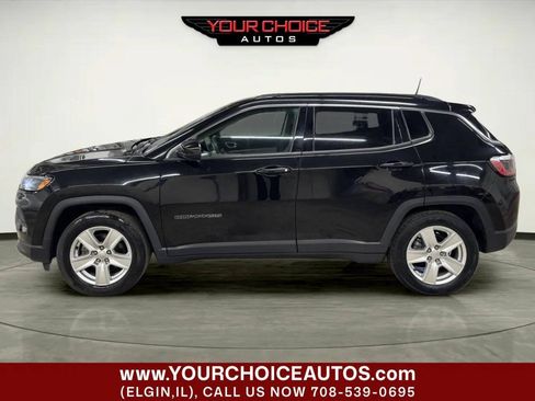 Used 2022 Jeep Compass Latitude FWD image 2