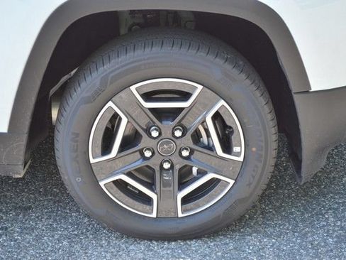 New 2026 Jeep Cherokee Laredo AWD/4WD image 10