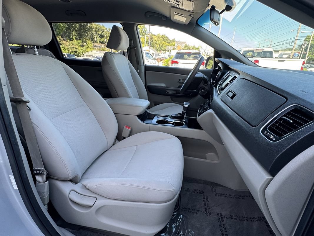 Used 2020 Kia Sedona LX FWD image 17